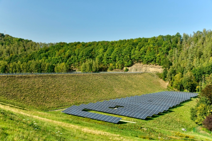 8846 megawatt beépített naperőművi kapacitás működik az országban